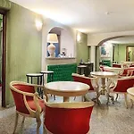 酒店 科隆纳地中海皇宫酒店 4*