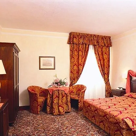 Colonna Palace Mediterraneo 4* אולביה
