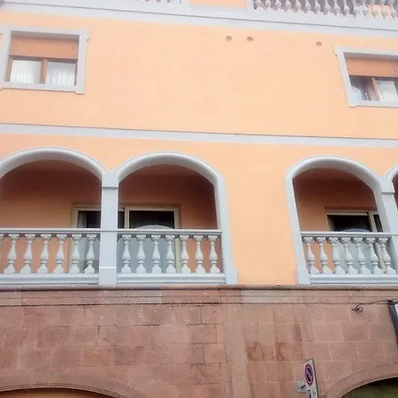 מלון Colonna Palace Mediterraneo 4*