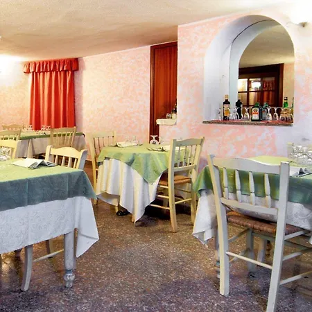 Colonna Palace Mediterraneo מלון אולביה