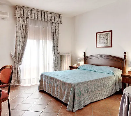 מלון Colonna Palace Mediterraneo אולביה