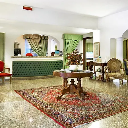 Colonna Palace Mediterraneo אולביה