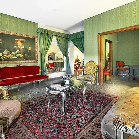 Colonna Palace Mediterraneo מלון