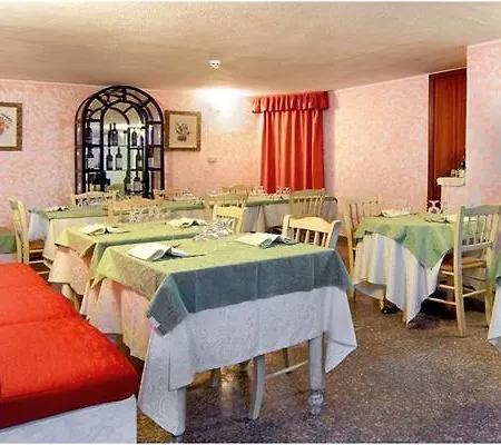 Colonna Palace Mediterraneo מלון 4*