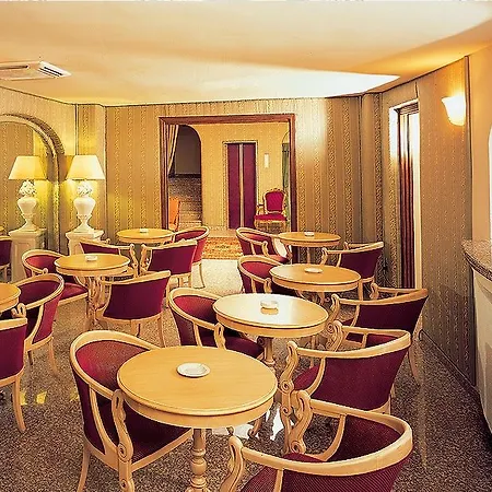 Colonna Palace Mediterraneo מלון 4*