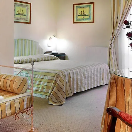 מלון Colonna Palace Mediterraneo 4*
