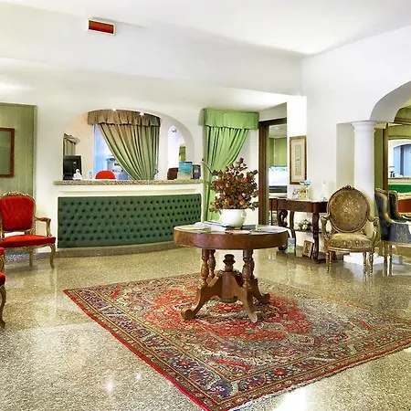 מלון Colonna Palace Mediterraneo