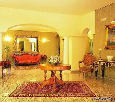 מלון Colonna Palace Mediterraneo