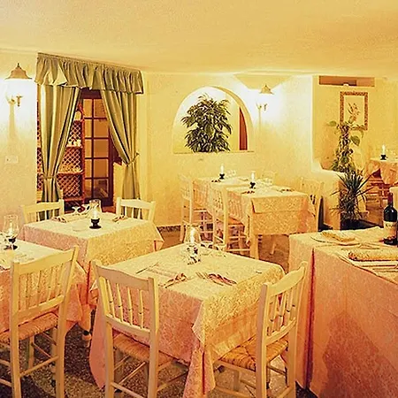 מלון Colonna Palace Mediterraneo אולביה