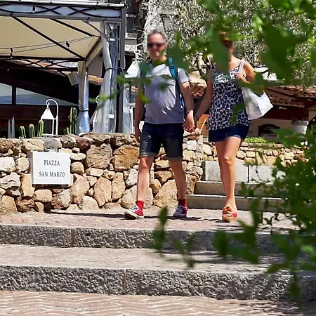 מלון Colonna Palace Mediterraneo 4*